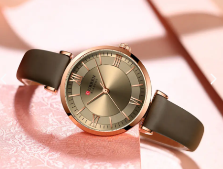 Reloj Curren 9079 En Cuero Para Mujer